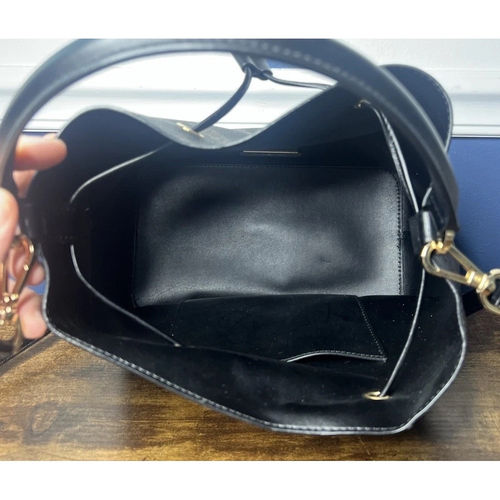 MICHAEL KORS SURI MEDIUM BUCKET CROSSBODY/SHOULDER BAG GRAPHIC BROWN BLACK LOGO - Picture 4 of 8